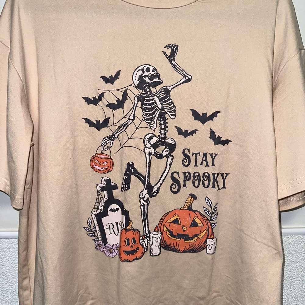 Women's SHEIN Beige Halloween T-shirt Size Small oversized Stay Spooky Skeleton - Picture 7 of 7